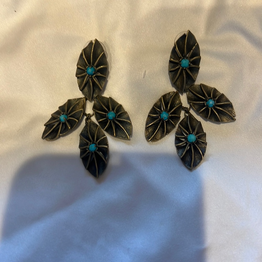 Rare Kendra Scott earrings!